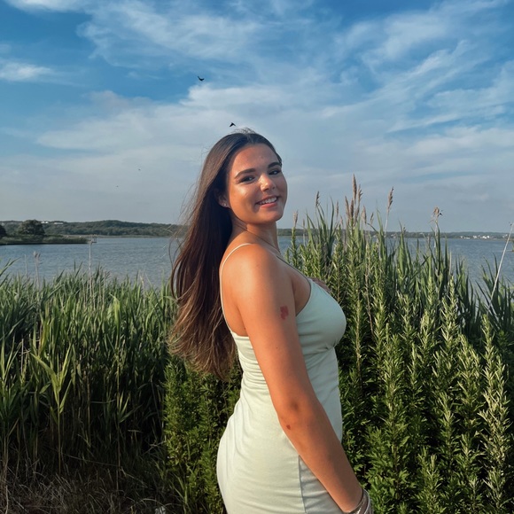 Meet your Posher, Alexis - Picture 1 of 1